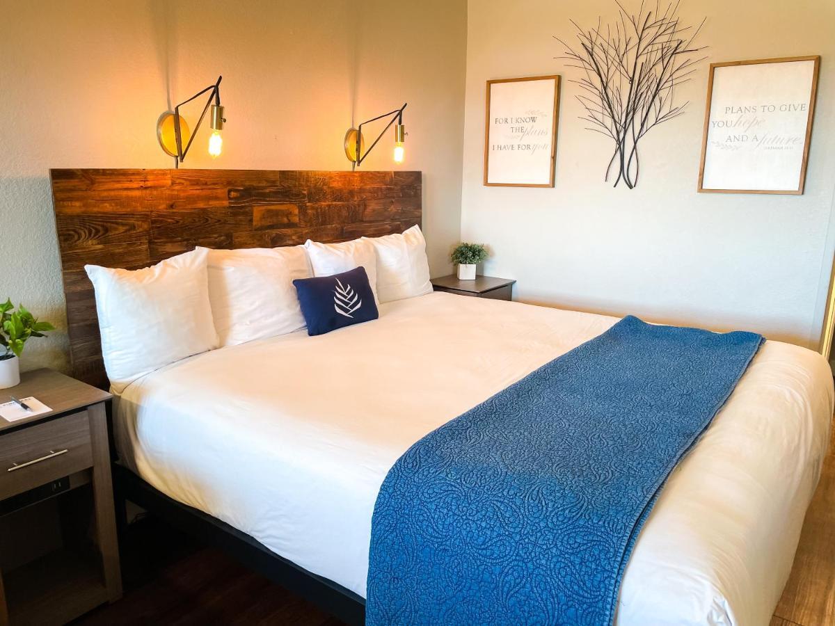 Pinemark Inn Suites Events Saint Clair Екстериор снимка