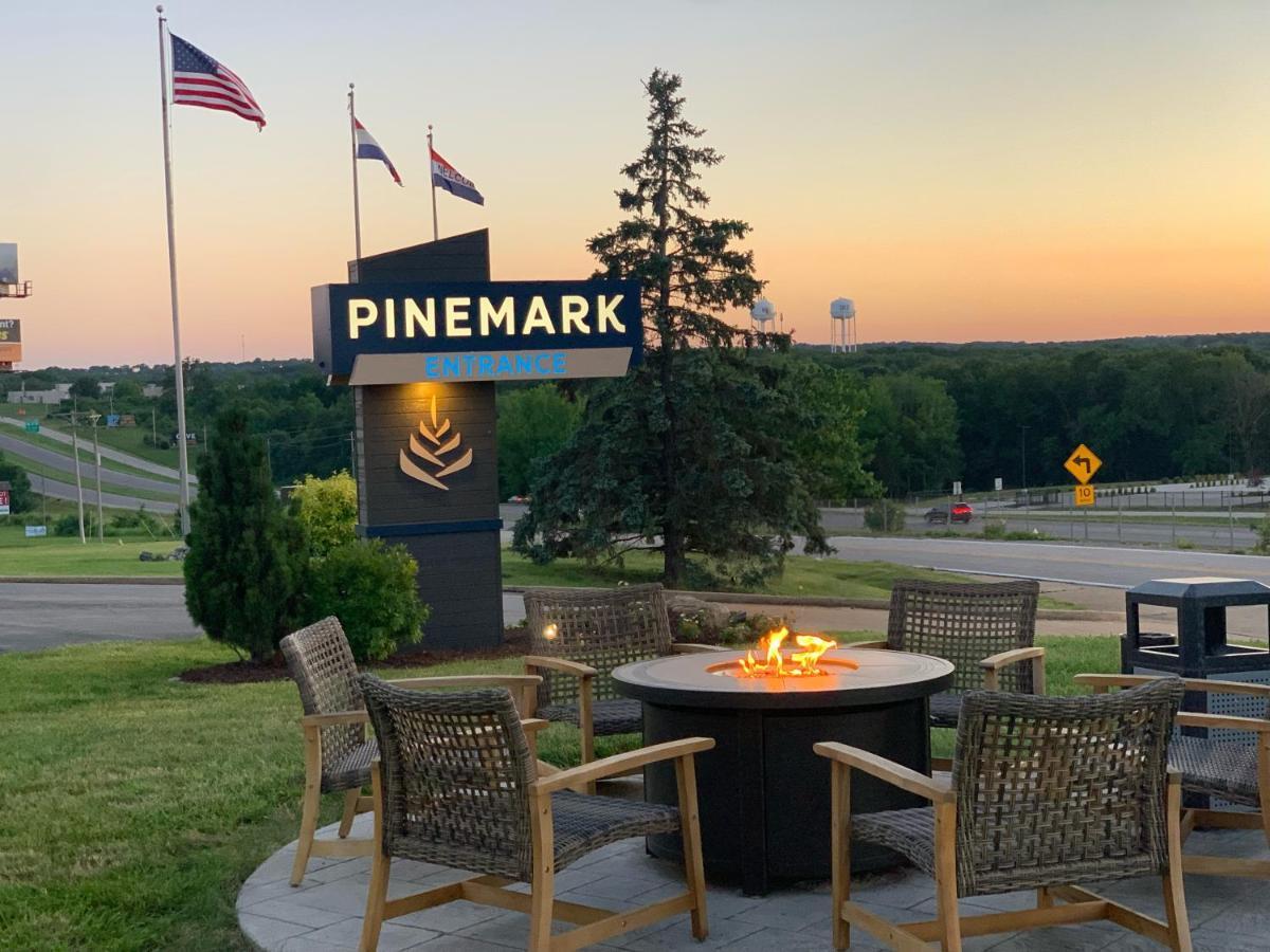 Pinemark Inn Suites Events Saint Clair Екстериор снимка