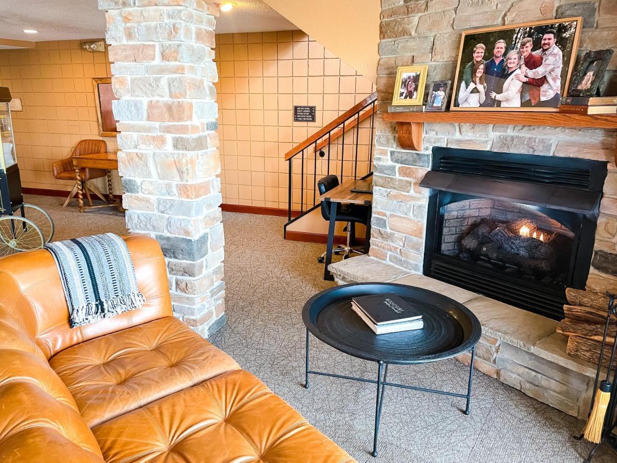 Pinemark Inn Suites Events Saint Clair Екстериор снимка