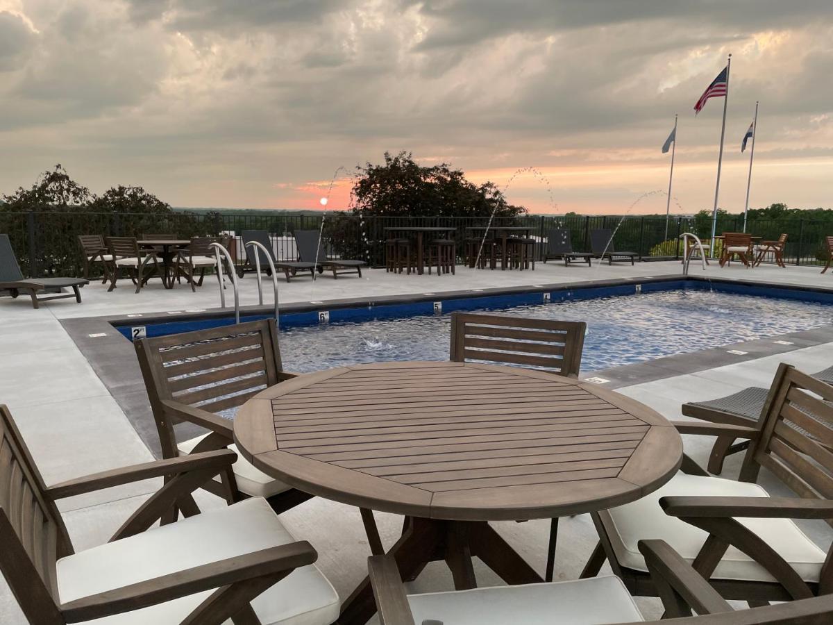 Pinemark Inn Suites Events Saint Clair Екстериор снимка