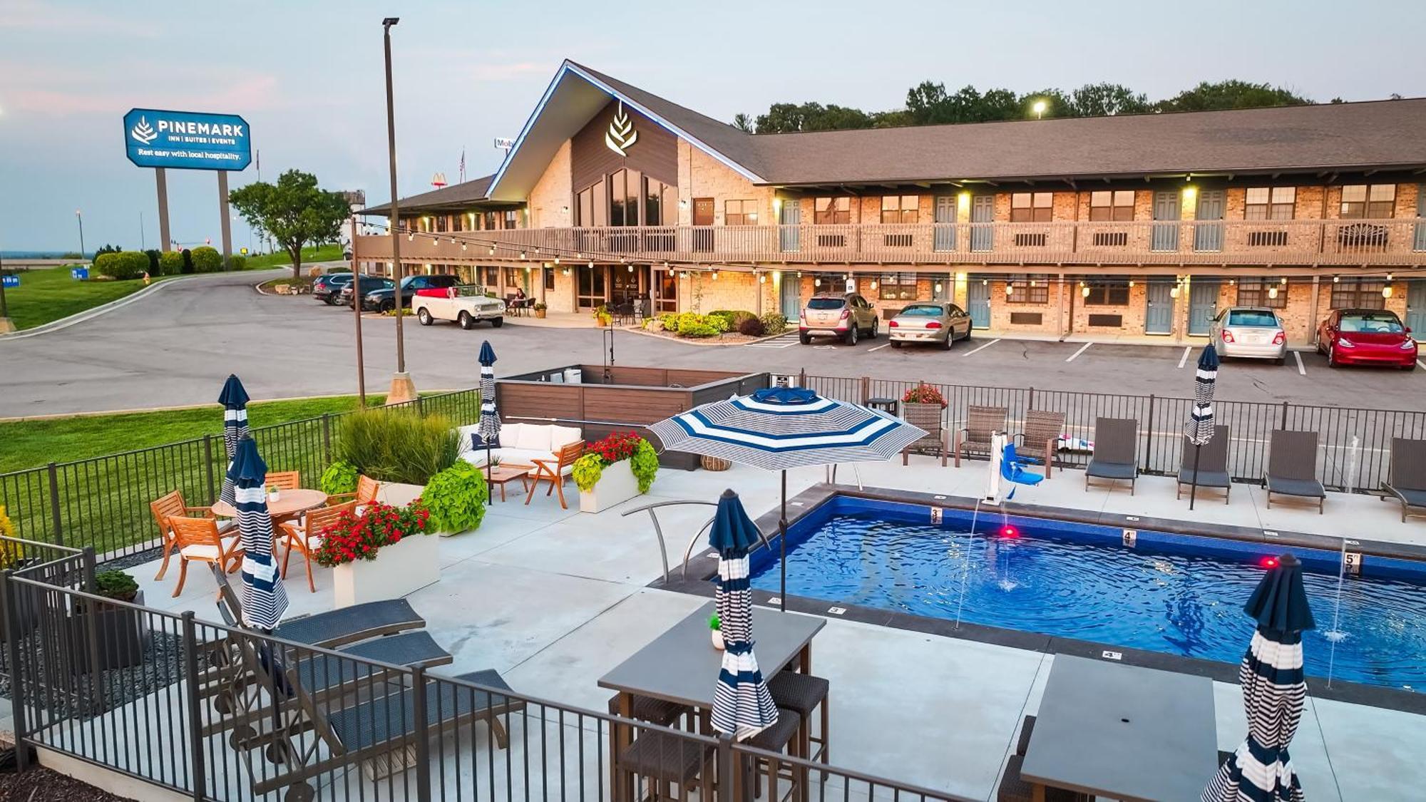 Pinemark Inn Suites Events Saint Clair Екстериор снимка