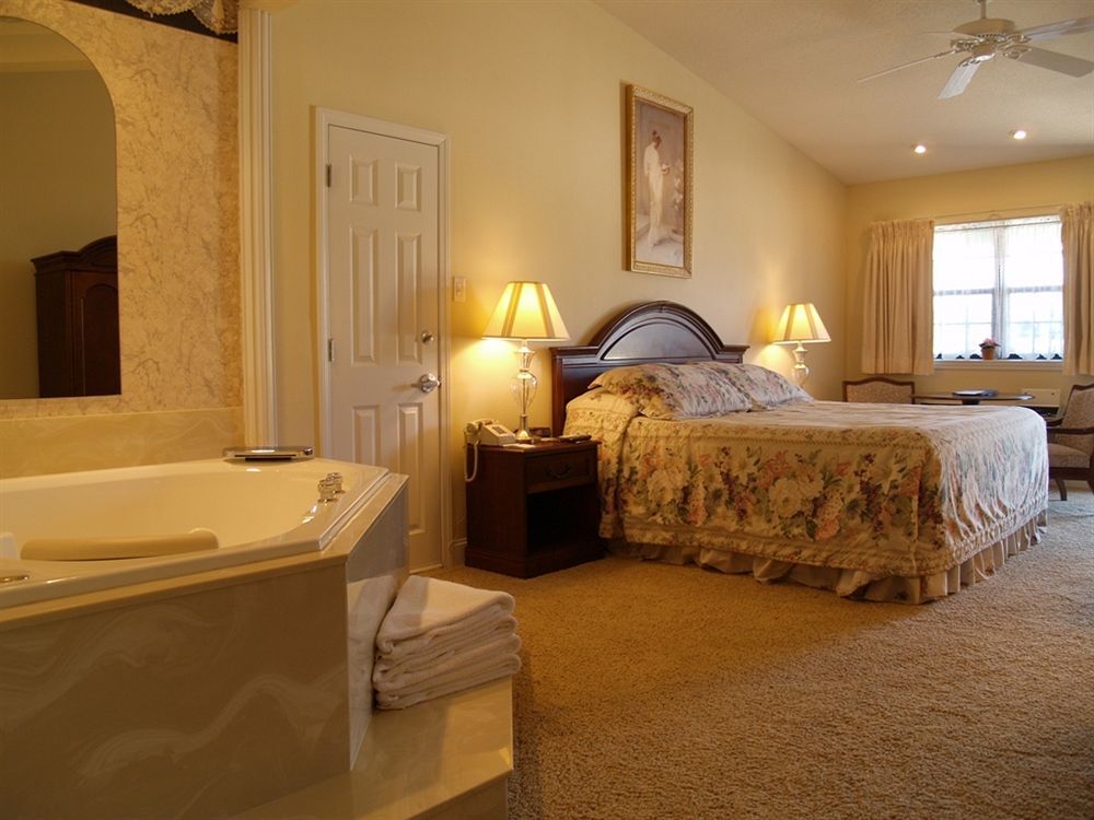 Pinemark Inn Suites Events Saint Clair Екстериор снимка