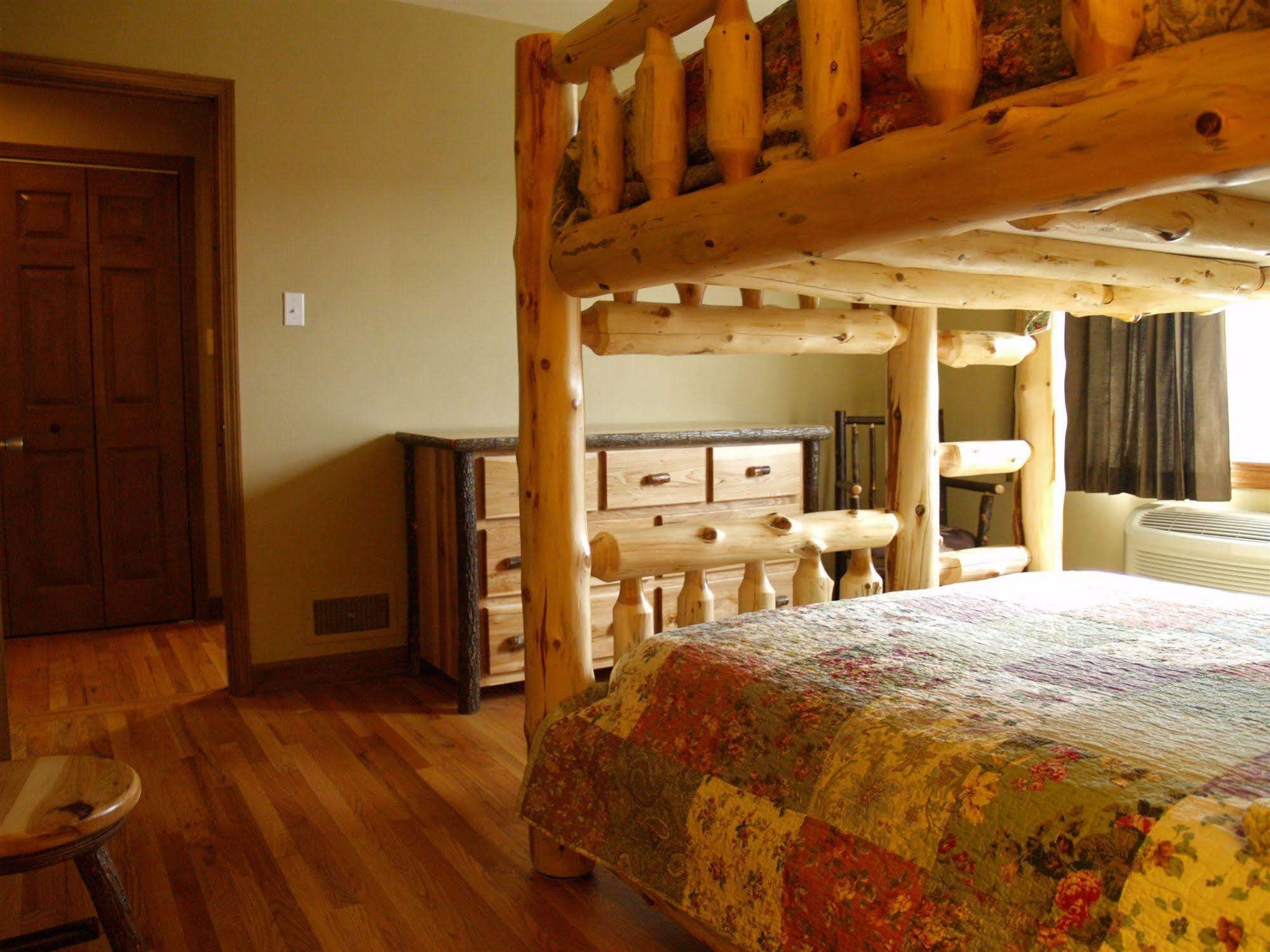 Pinemark Inn Suites Events Saint Clair Екстериор снимка
